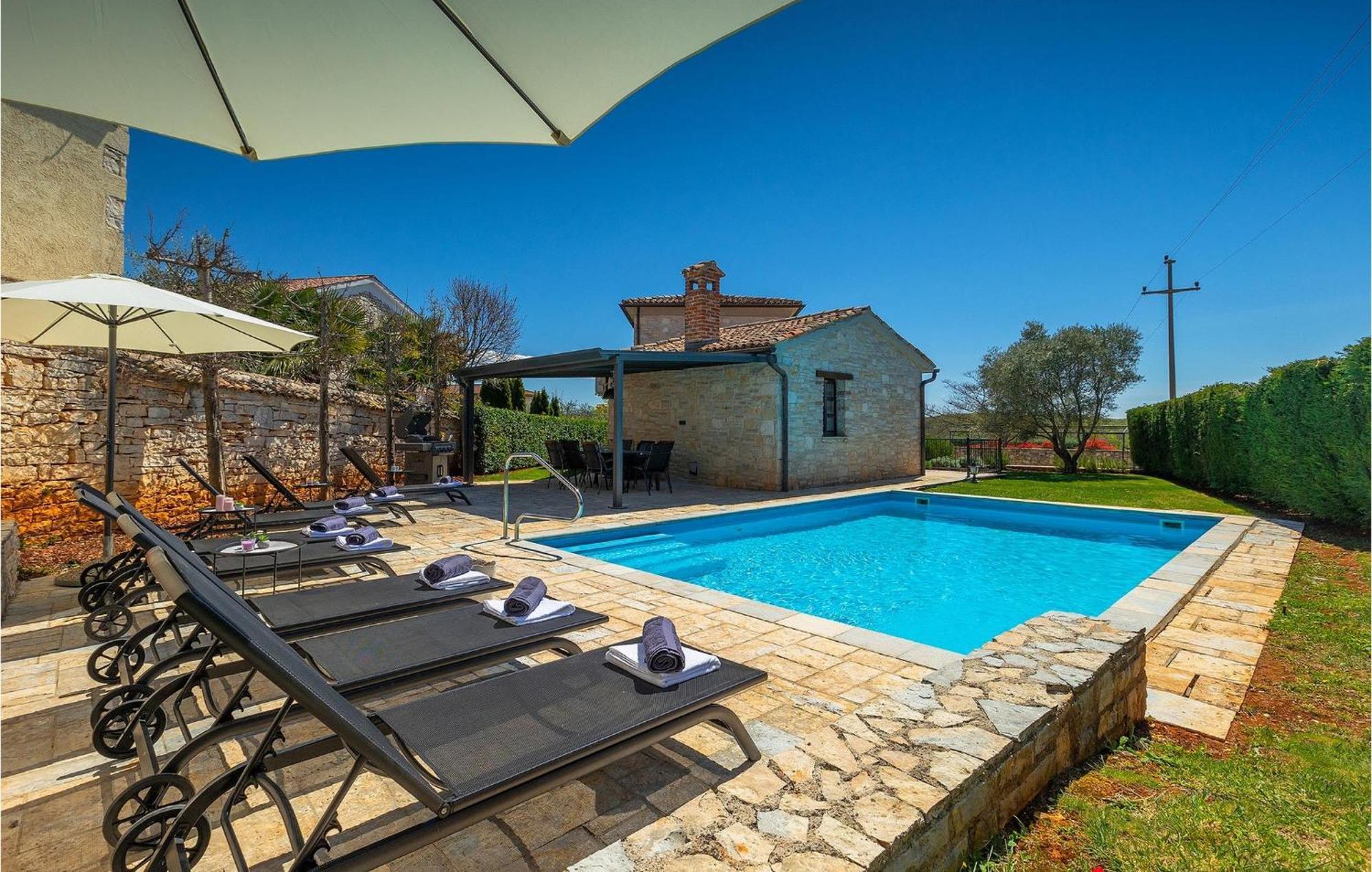 Campanula Holiday home